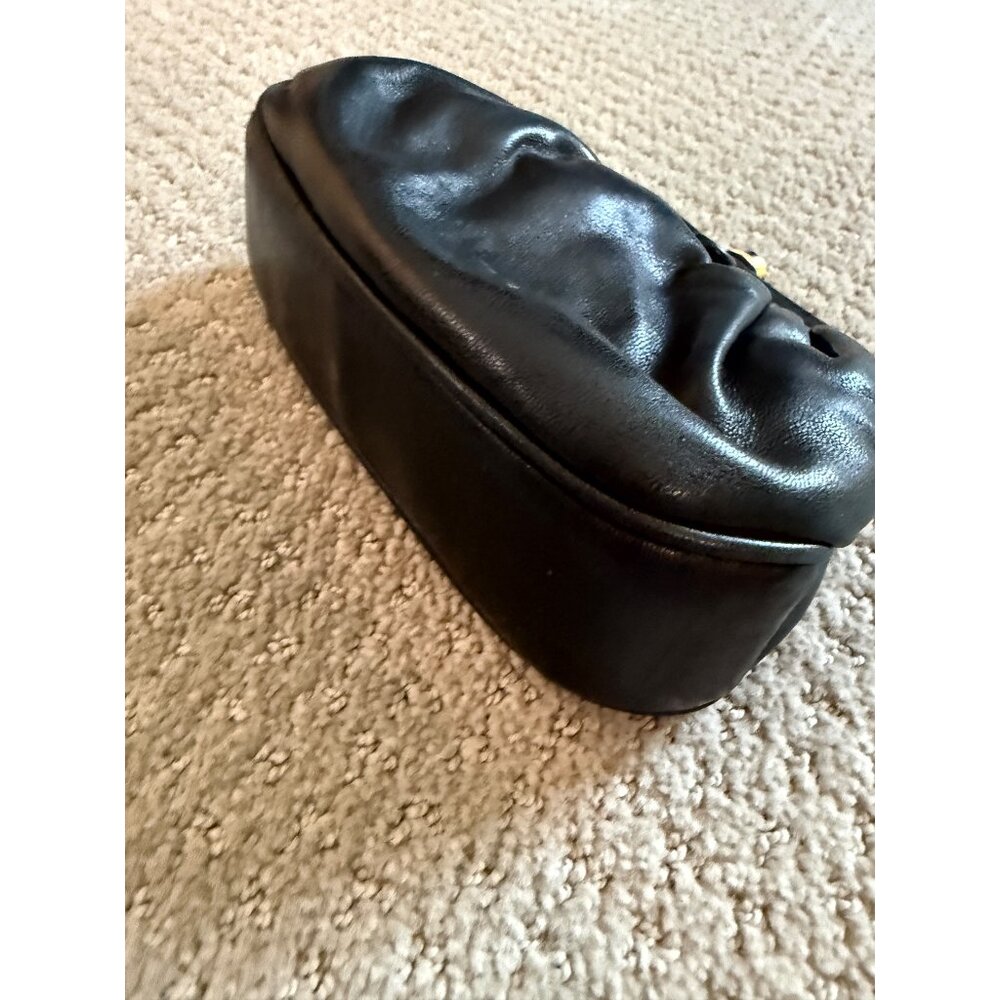 Chanel Black Leather Gold Kiss Lock Bag - Picture 4 of 12